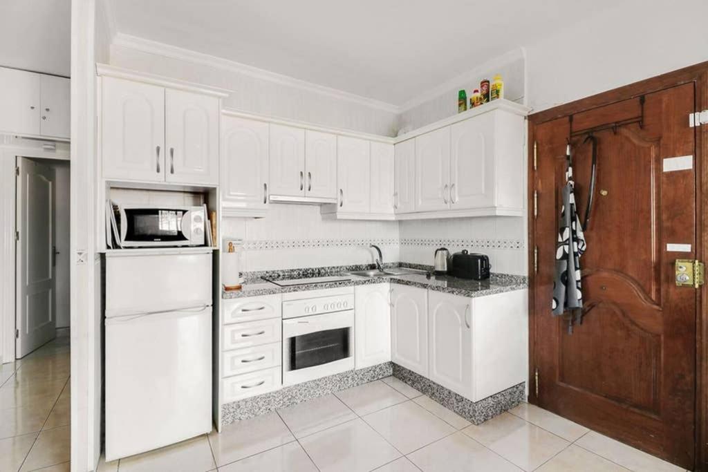 Capistrano Village, 1 Bedroom + Free Wi-Fi Nerja Extérieur photo