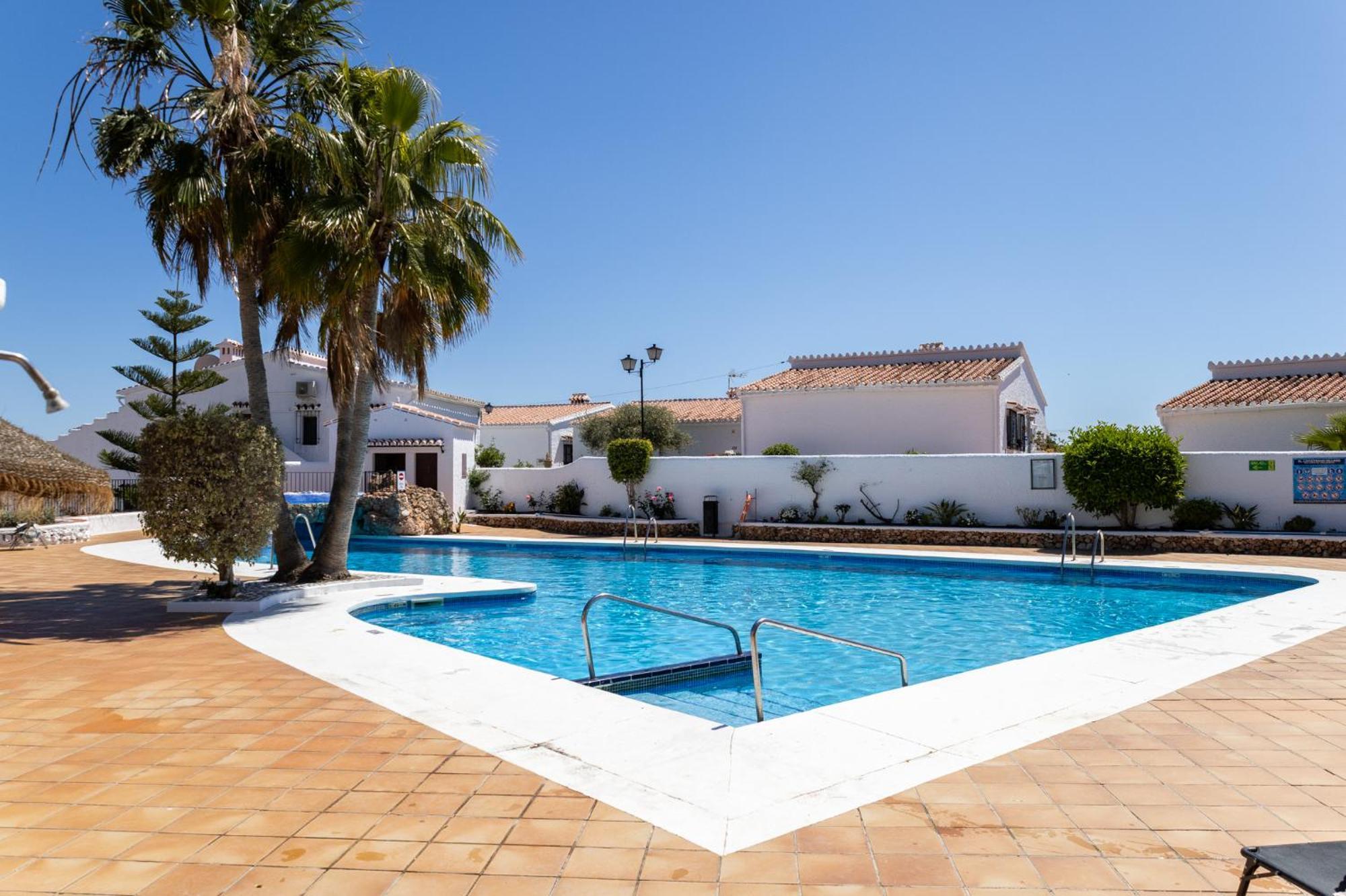 Capistrano Village, 1 Bedroom + Free Wi-Fi Nerja Extérieur photo